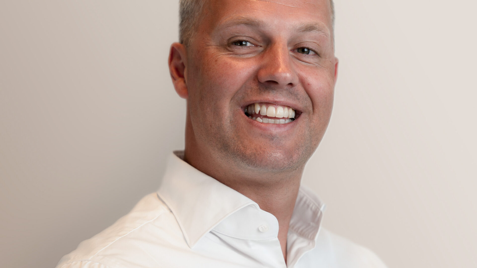 Portretfoto van Wouter Overhand, Recruitment Directeur bij Vonders